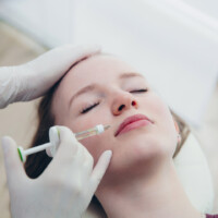 Volumenaufbau der Lippen mit Hyalyron